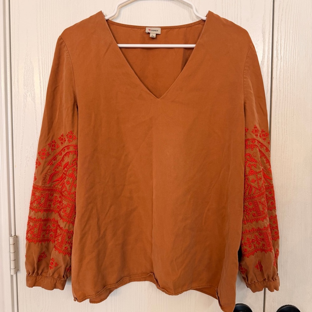 Cremieux blouse embroidered sleeves
